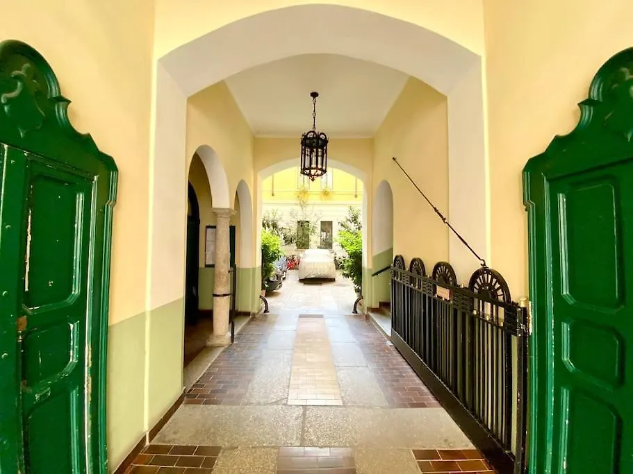 Apartment Casa Bocconi, Navigli, Porta Romana, Milano